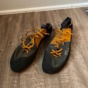 5.10 Rogue climbing shoes